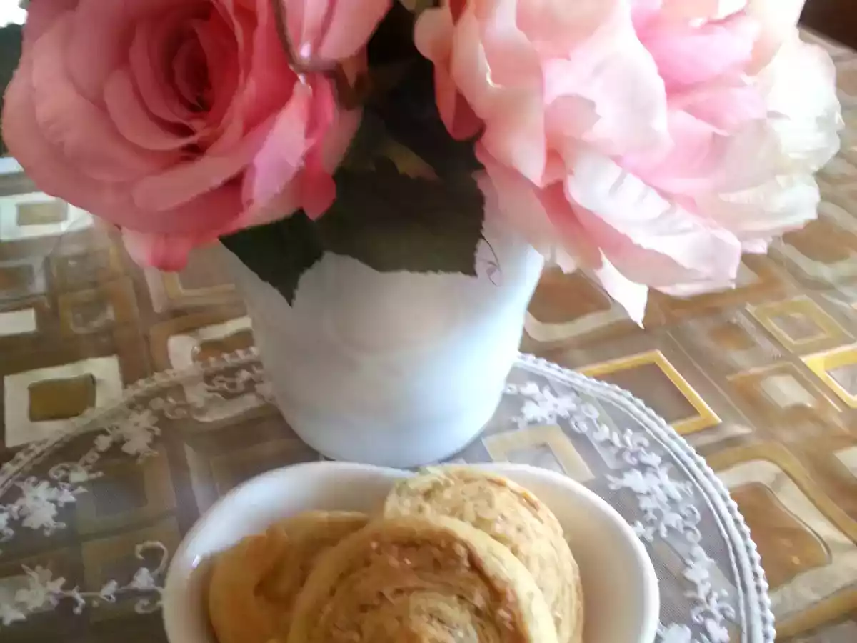 TAHİNLİ RULO ÇÖREK