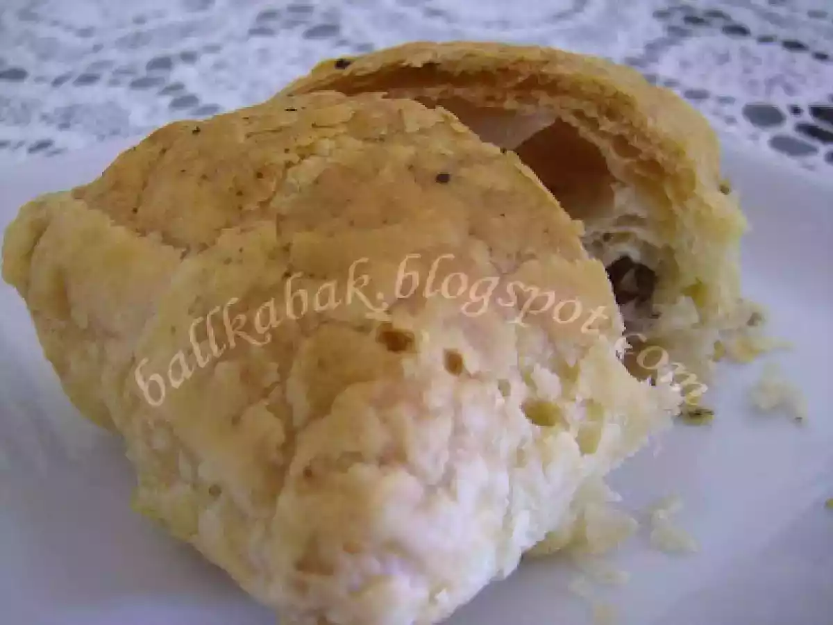TALAŞ BÖREĞİ ve KAŞARLI POĞAÇA