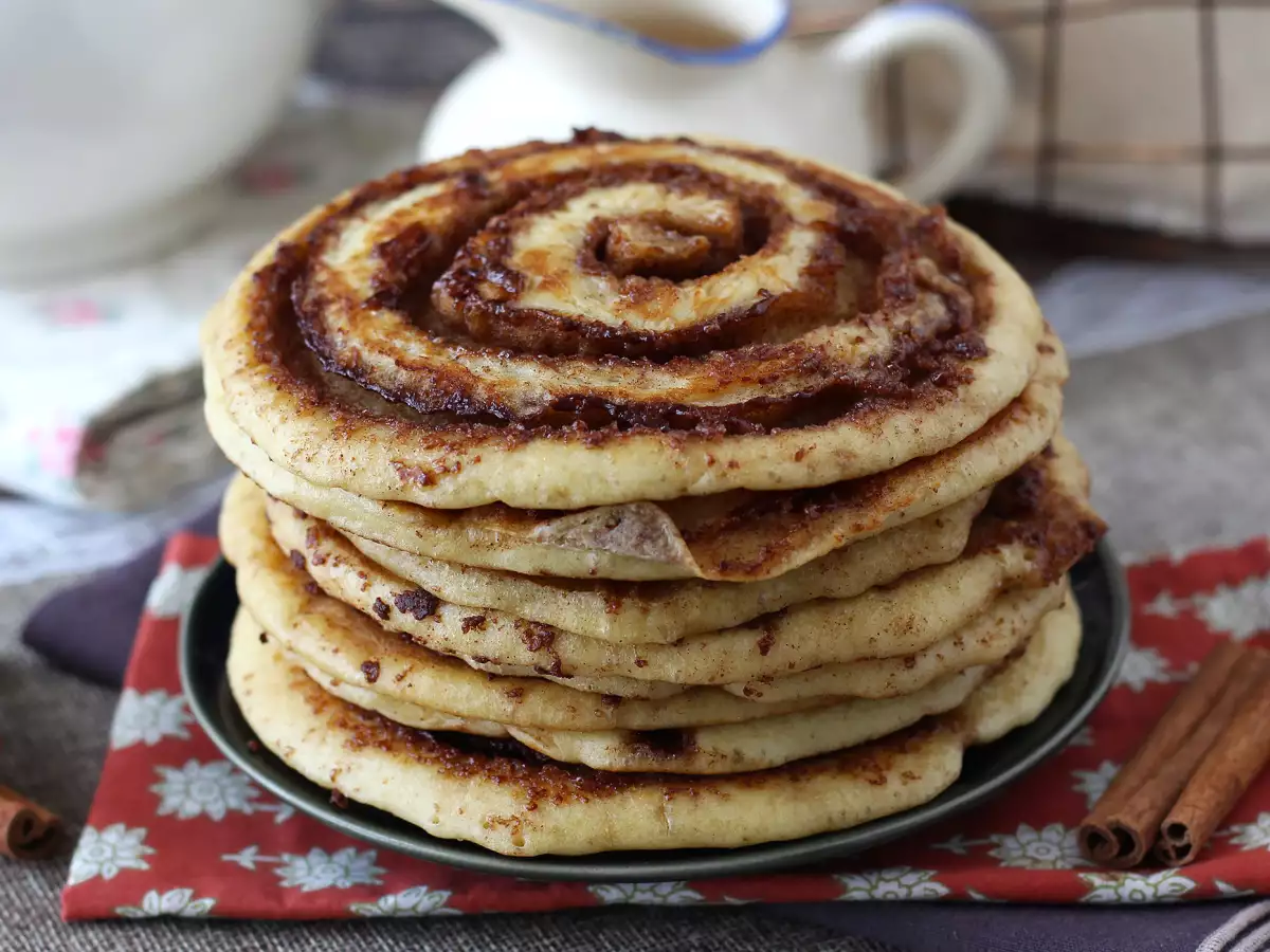Tarçın severler için cinnamon roll tarzı pankekler - fotoğraf 2