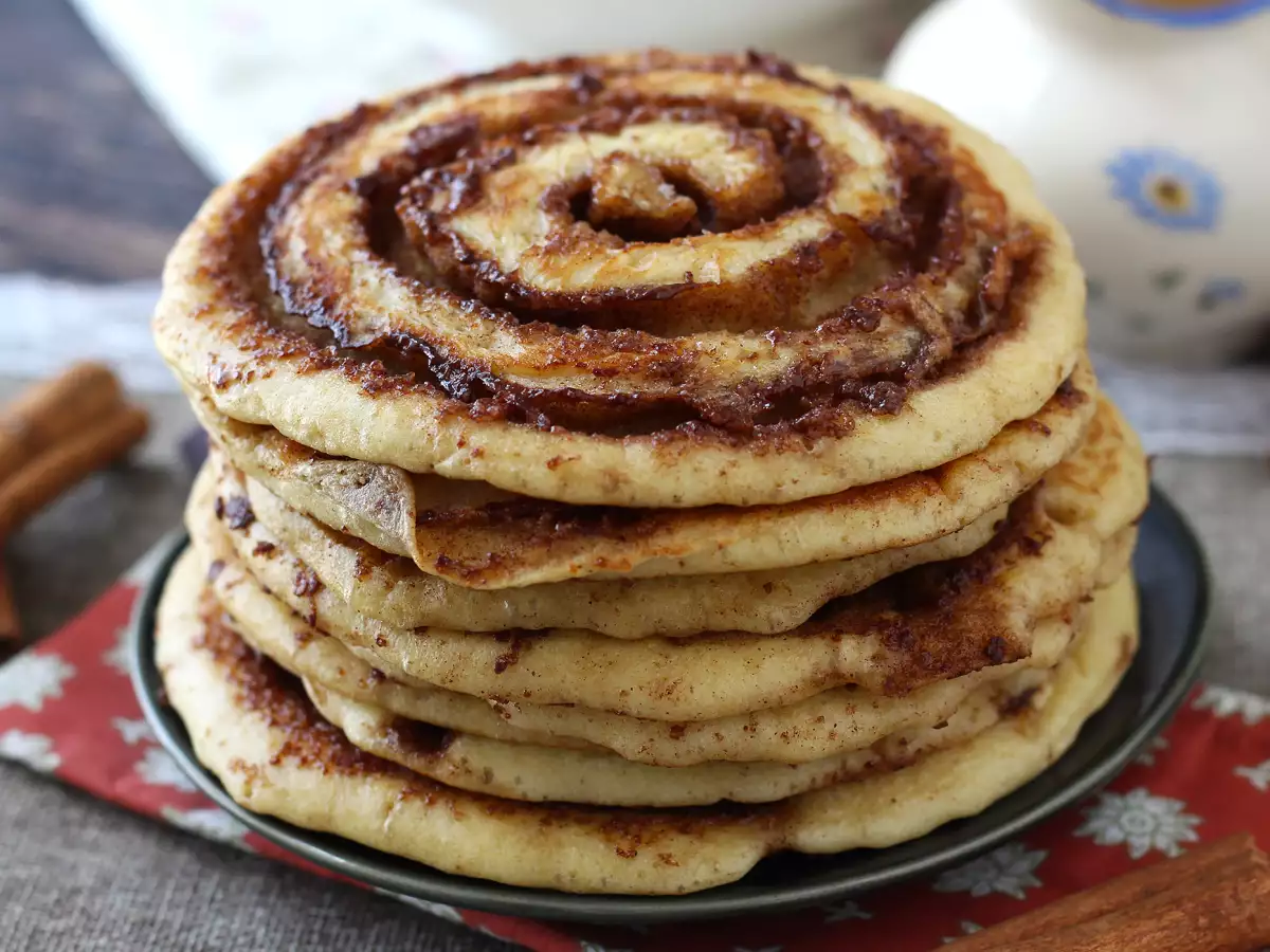 Tarçın severler için cinnamon roll tarzı pankekler - fotoğraf 5