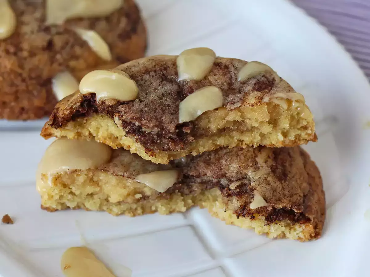 Tarçınlı rulo kurabiyeler, ağızda eriyen, gevrek ve iyi tarçın aromalı