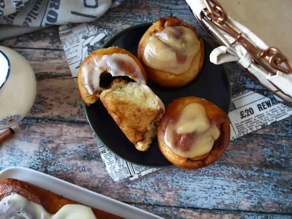 Tarçınlı rulolar, vanilya kreması ile tarçınlı çörek - fotoğraf 5