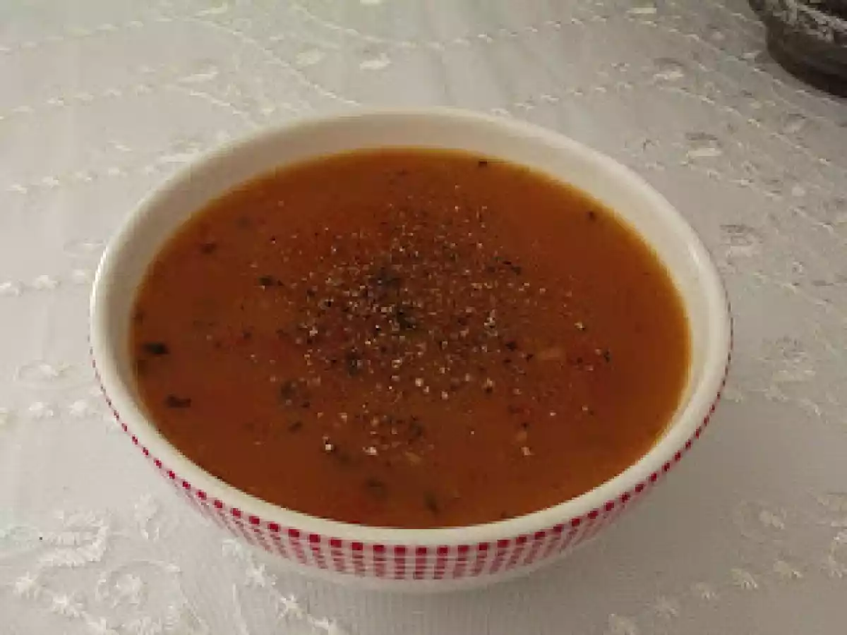 TARHANA ÇORBASI DOMATESLİ * SARIMSAKLI - fotoğraf 2