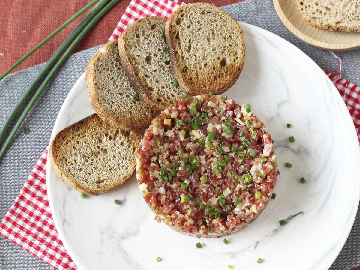 Tartar de fuet: klasik biftek tartarının hızlı bir versiyonu - fotoğraf 2