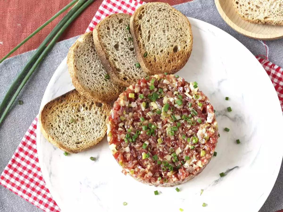 Tartar de fuet: klasik biftek tartarının hızlı bir versiyonu - fotoğraf 2
