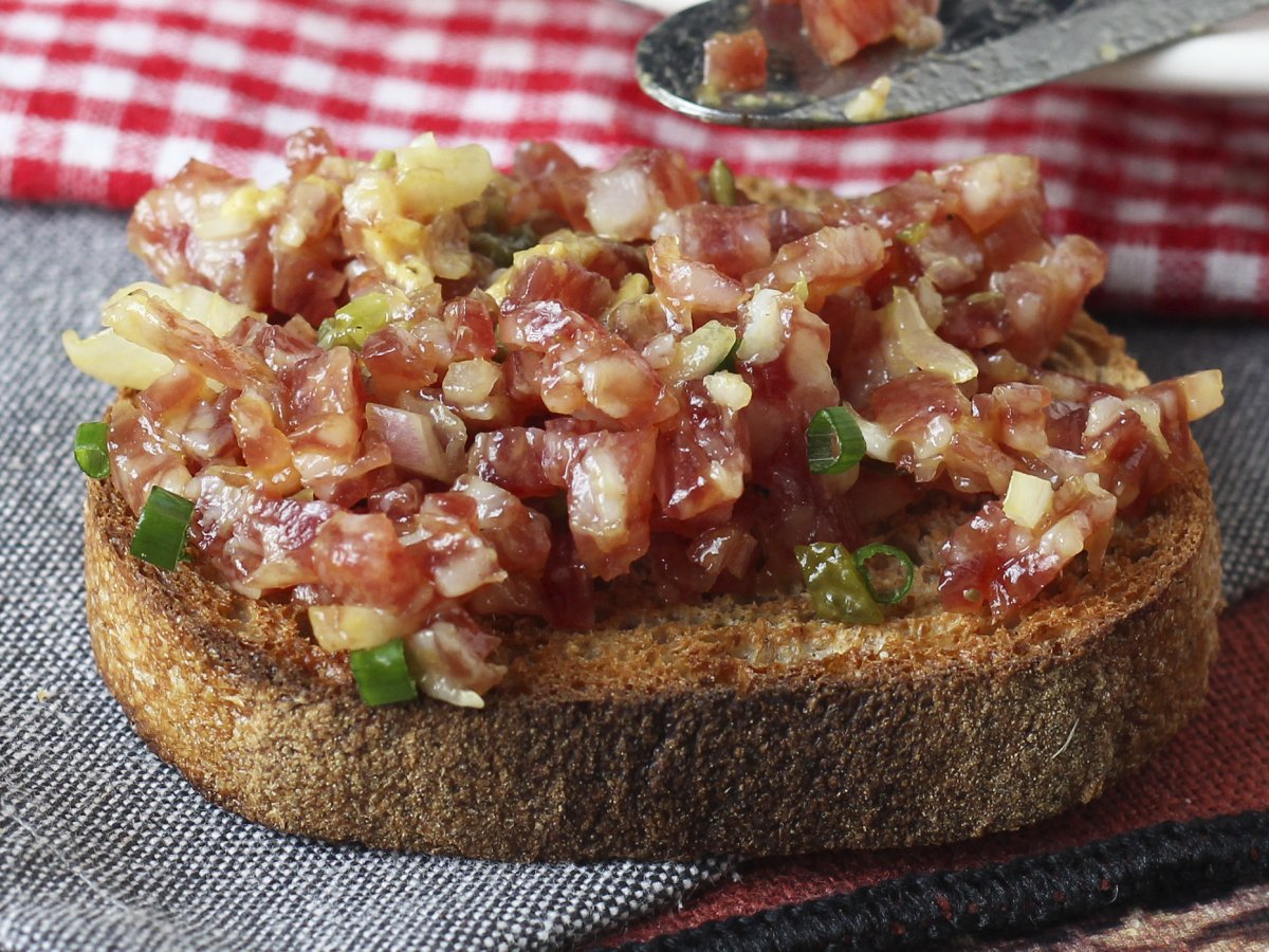 Tartar de fuet: klasik biftek tartarının hızlı bir versiyonu - fotoğraf 5