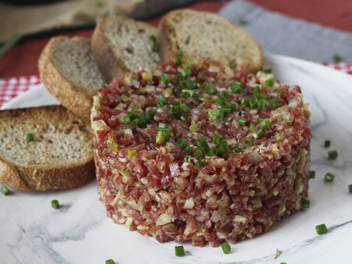 Tartar de fuet: klasik biftek tartarının hızlı bir versiyonu - fotoğraf 6