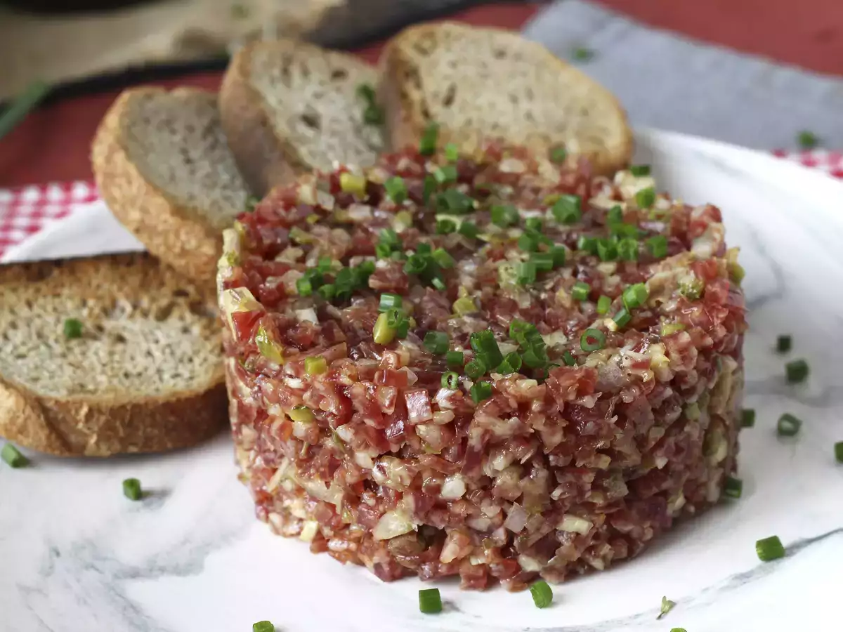 Tartar de fuet: klasik biftek tartarının hızlı bir versiyonu - fotoğraf 6