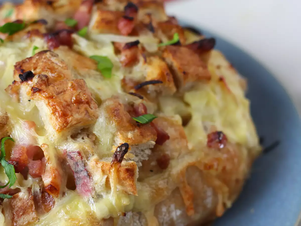 Tartiflette Usulü Dolgulu Kirpi Ekmeği - fotoğraf 3