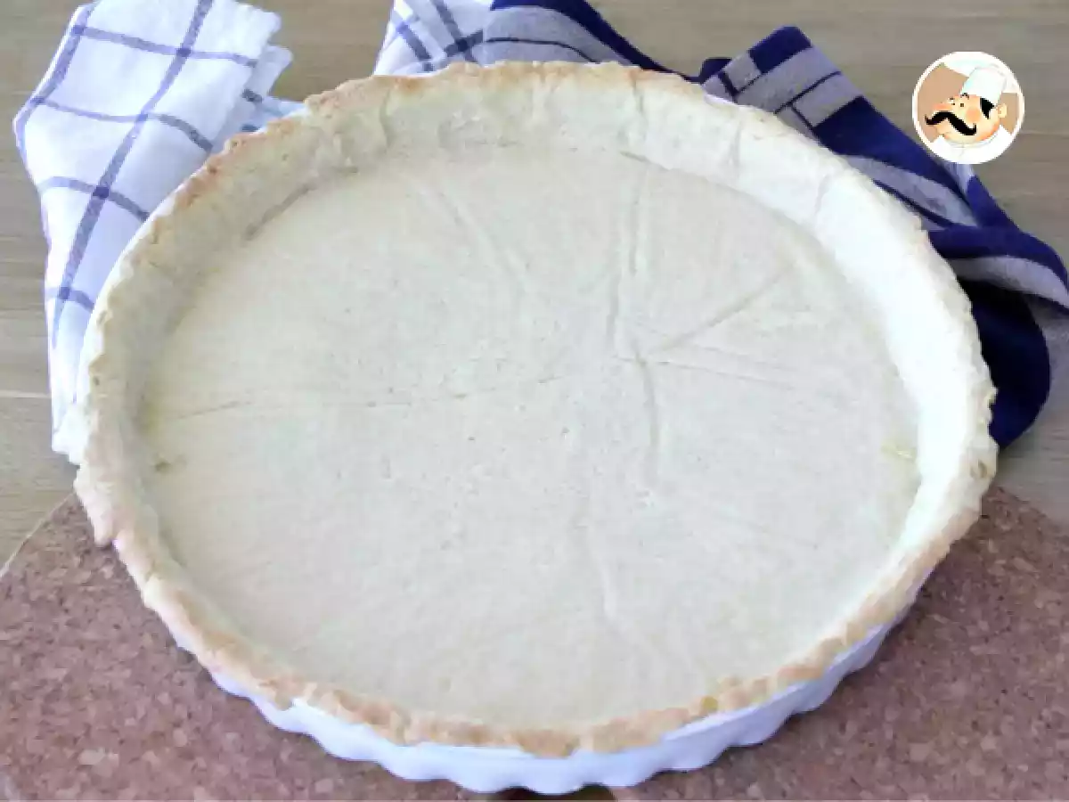 Tartlar ve bisküviler için kısa hamur işi, adım adım