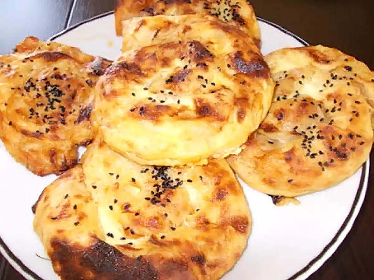 TAS KEBAP VE PATATESLİ GÜL BÖREĞİ - fotoğraf 2