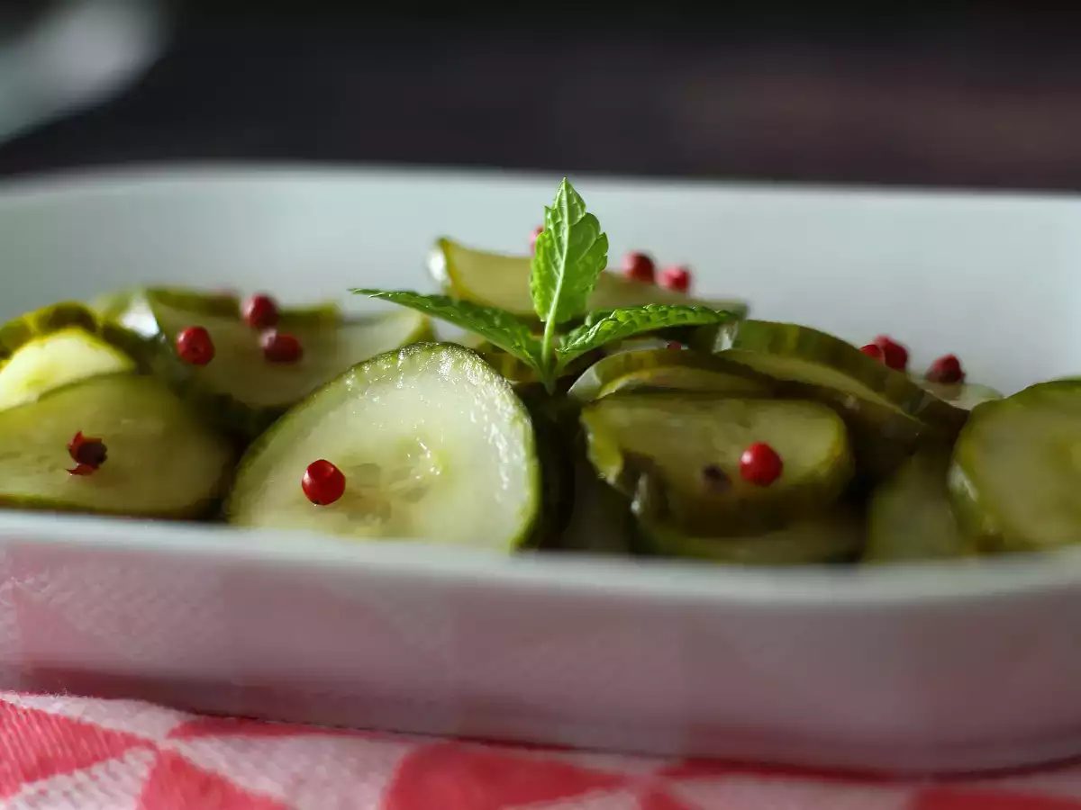 Tatlı ve ekşi salatalık: Yaz için hızlı ve lezzetli bir garnitür! - fotoğraf 2