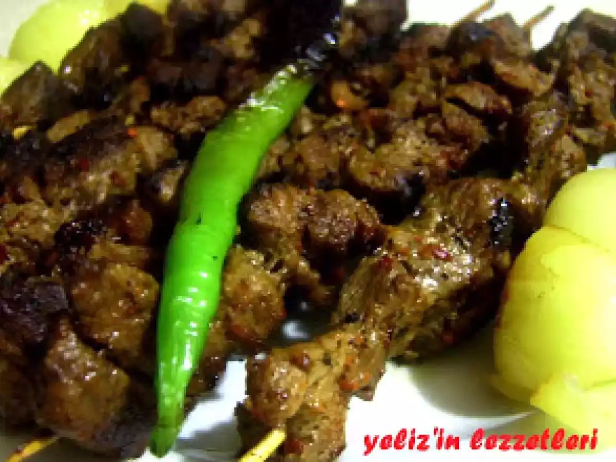 TAVADA ÇÖP ŞİŞ