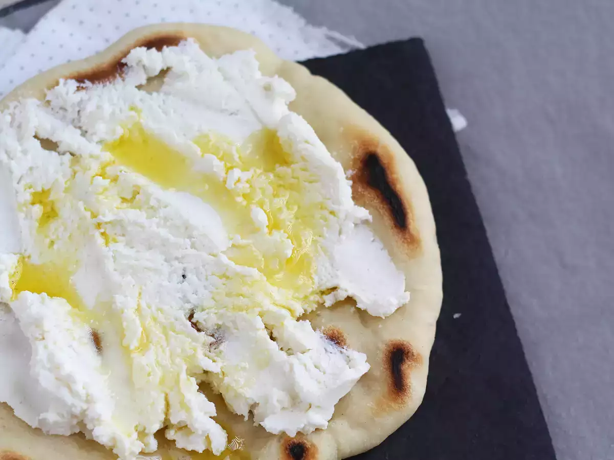 Tavada kızarmış pide - fotoğraf 4