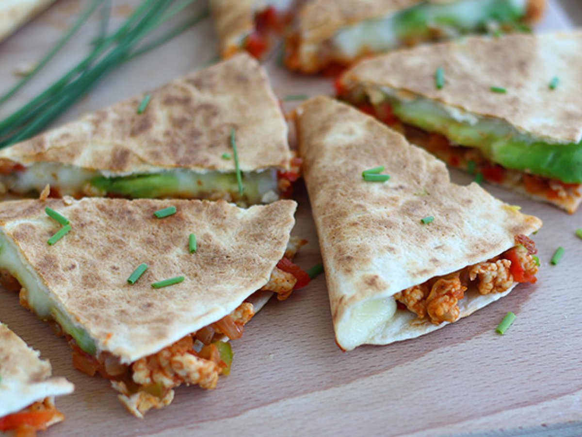 Tavuk ve avokado quesadillas - fotoğraf 2