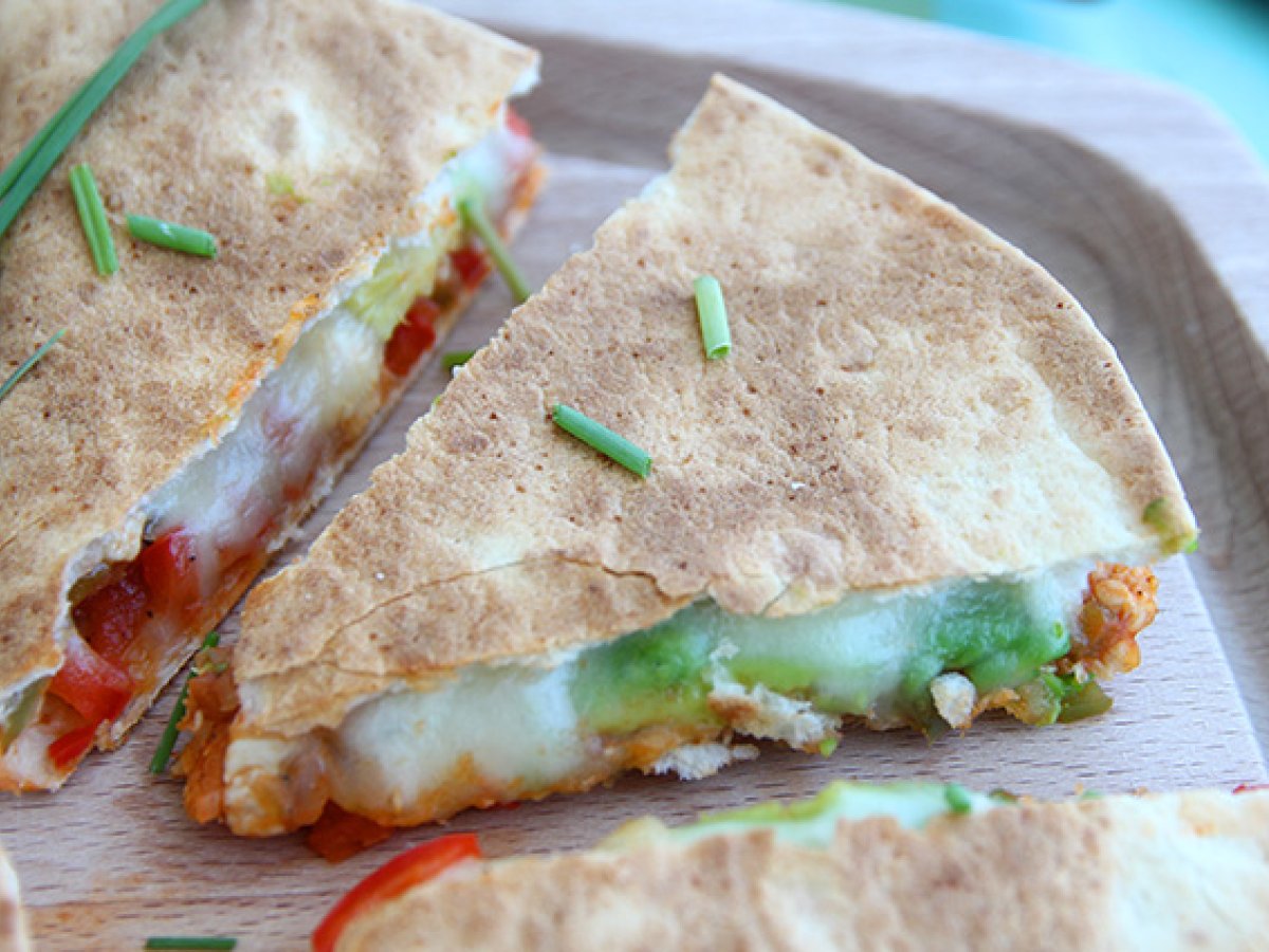 Tavuk ve avokado quesadillas - fotoğraf 3