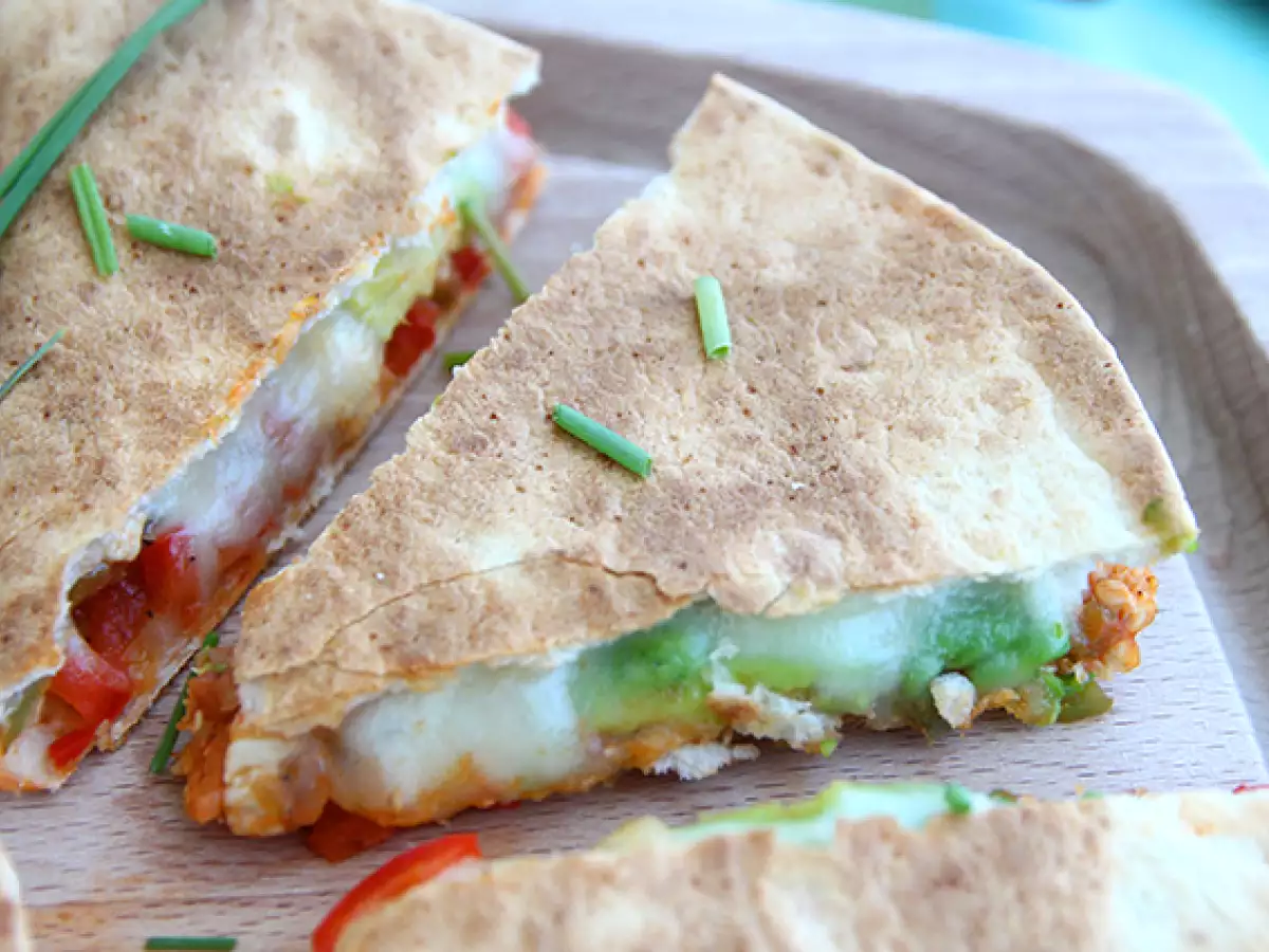 Tavuklu Avokadolu Quesadilla Tarifi - fotoğraf 3