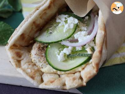 Tavuklu gyros, seveceğiniz Yunan sandviçi! - fotoğraf 2