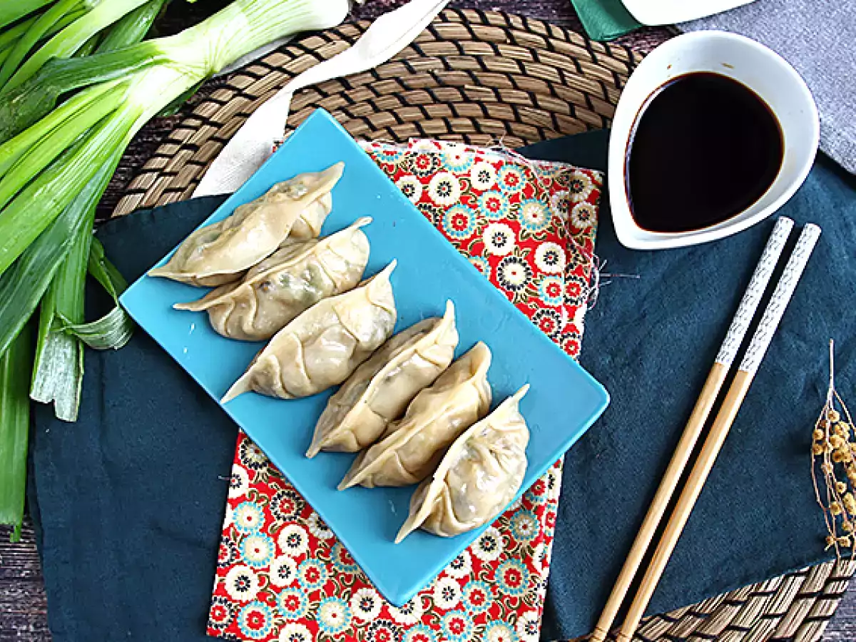 Tavuklu, havuçlu ve mantarlı Gyozas - fotoğraf 6