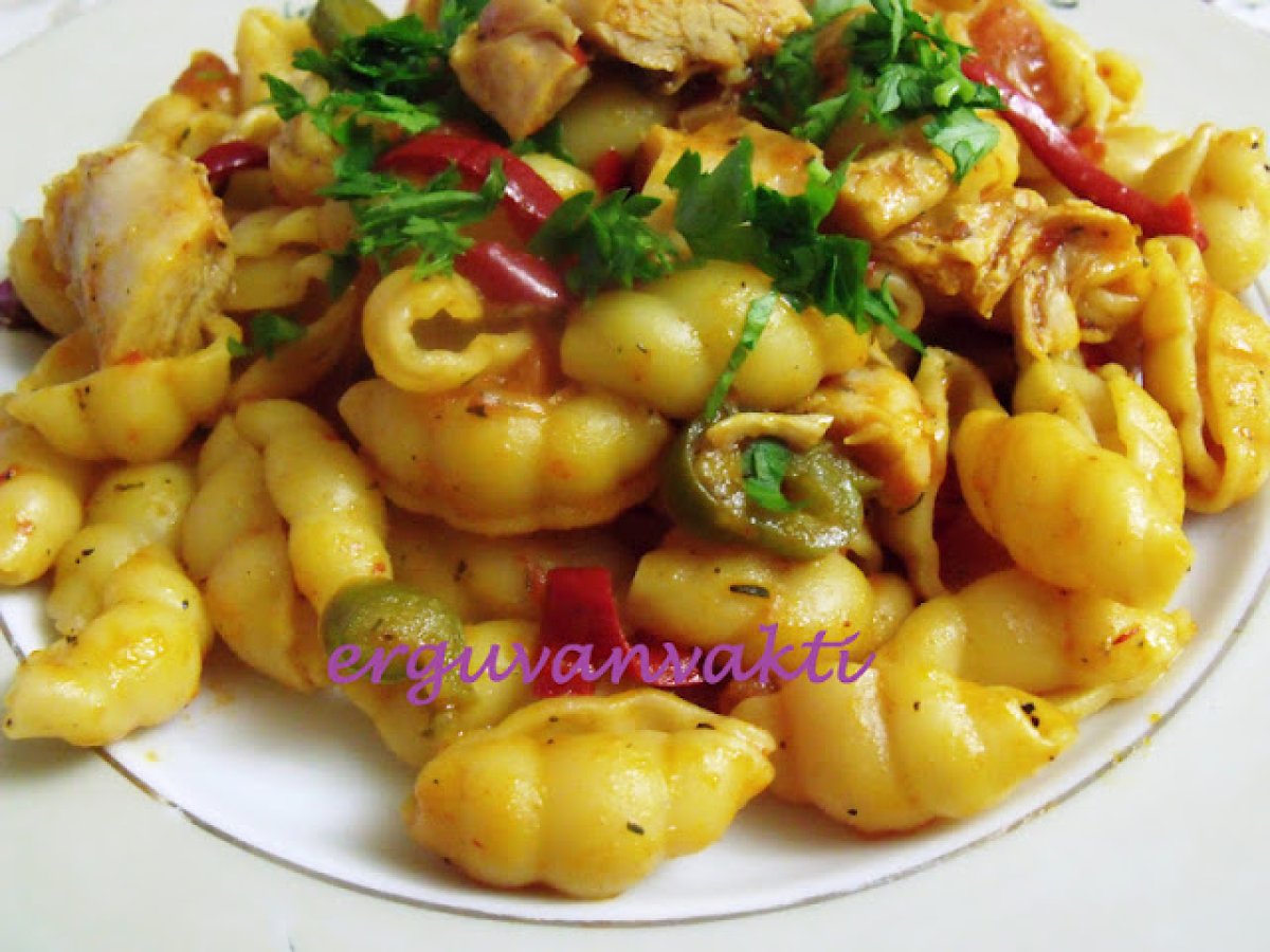 TAVUKLU MAKARNA