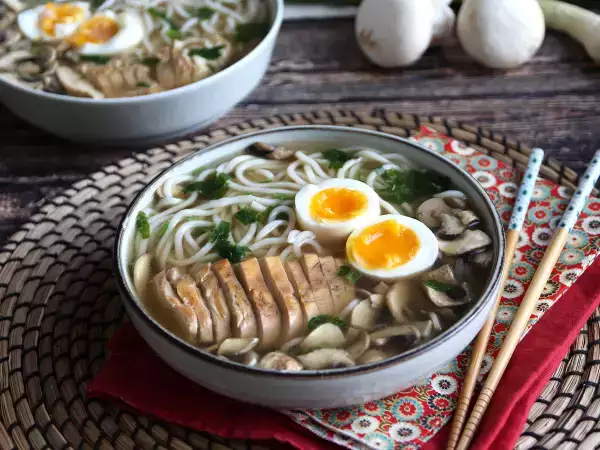 Tarif Tavuklu ramen: bu ikonik asya yemeğinin kolay tarifi!