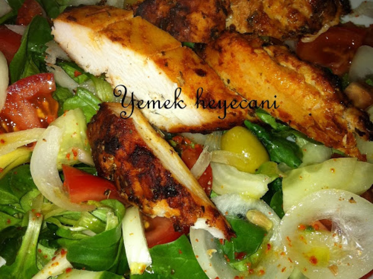 Tavuklu salata