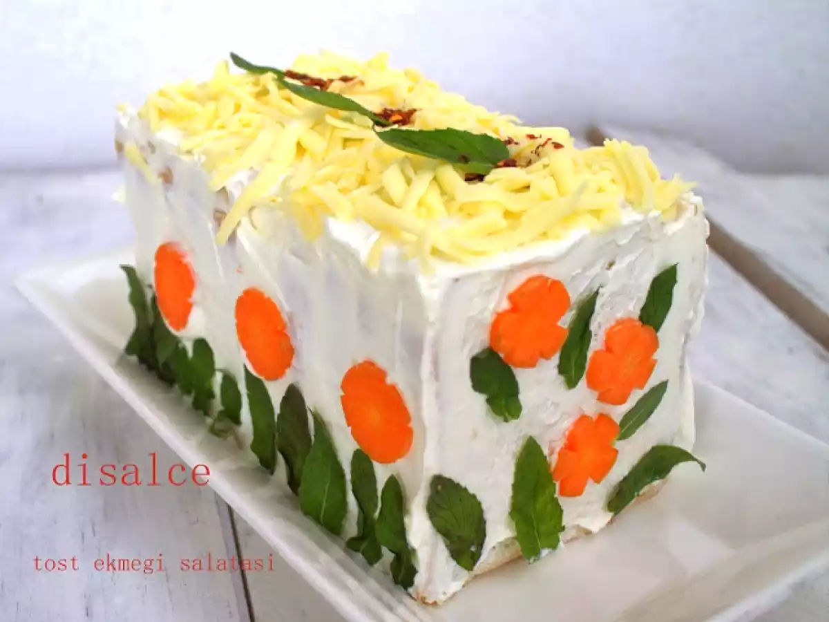 TAVUKLU TOST EKMEĞİ SALATASI