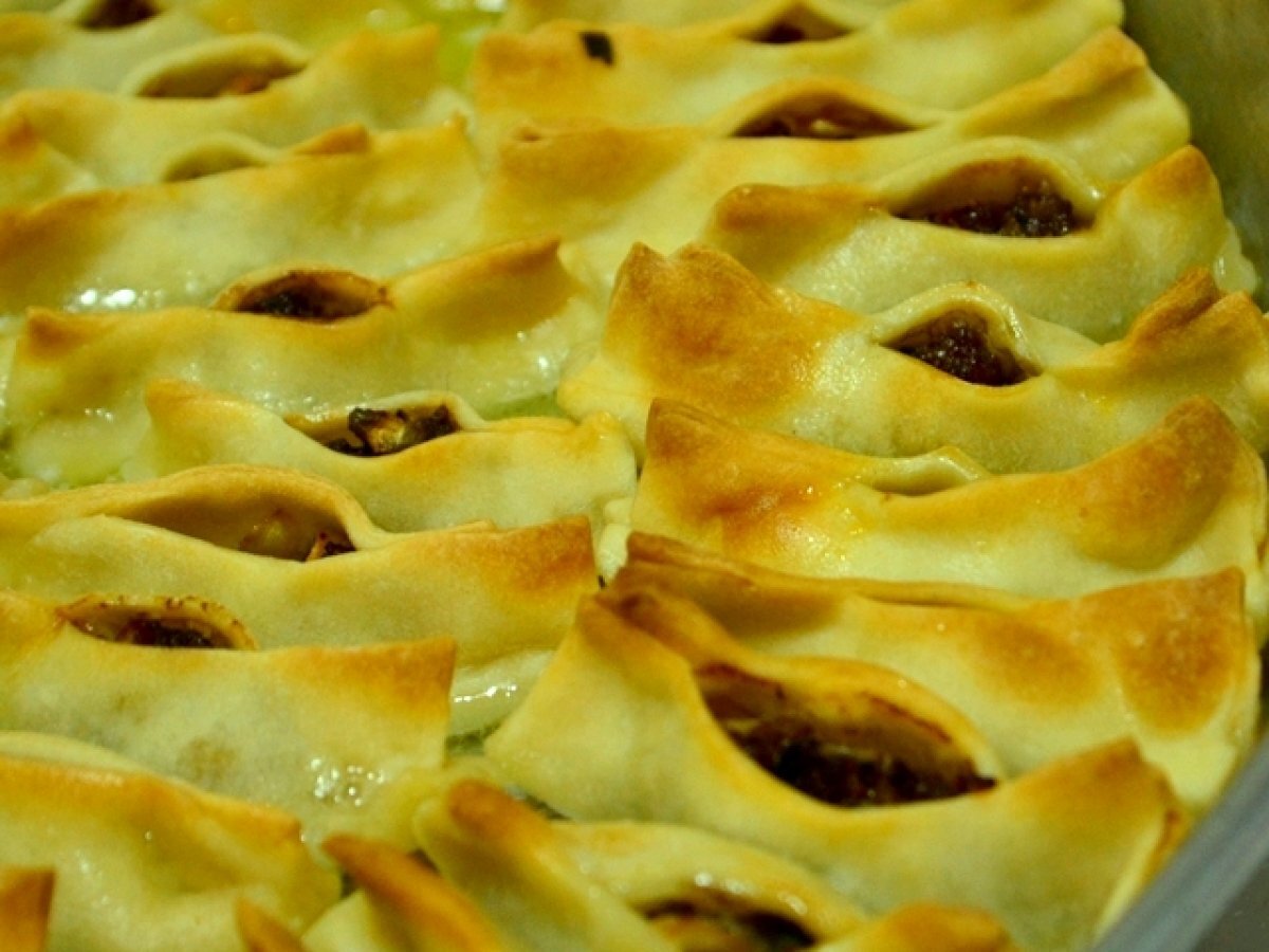 TEPSİ(SİNİ) MANTISI