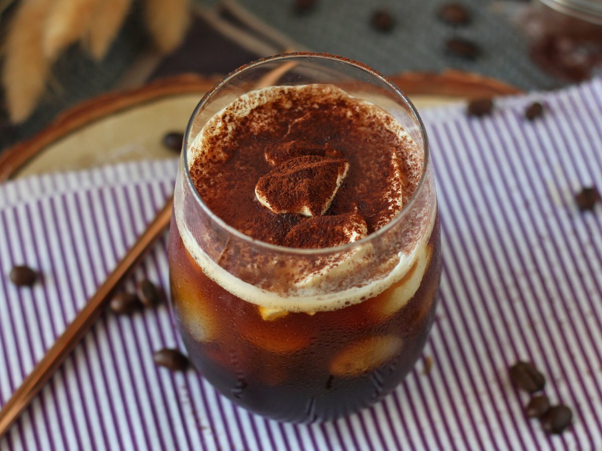 Tiramisu aromalı buzlu kahve - fotoğraf 2