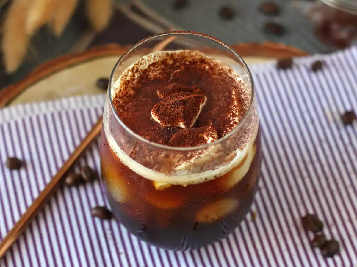 Tiramisu aromalı buzlu kahve - fotoğraf 2