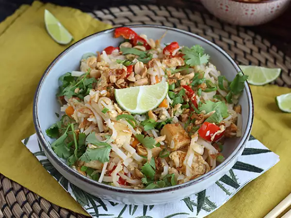 Tarif Tofulu pad thai tarifi