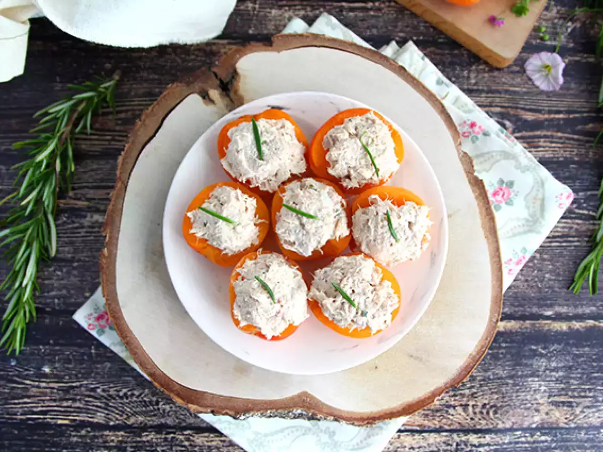 Ton balığı ve biberiye ile doldurulmuş kayısı - fotoğraf 4