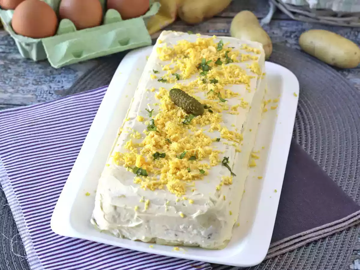 Ton balıklı ve mayonezli fırında pişmeyen kolay soğuk patates keki - fotoğraf 2