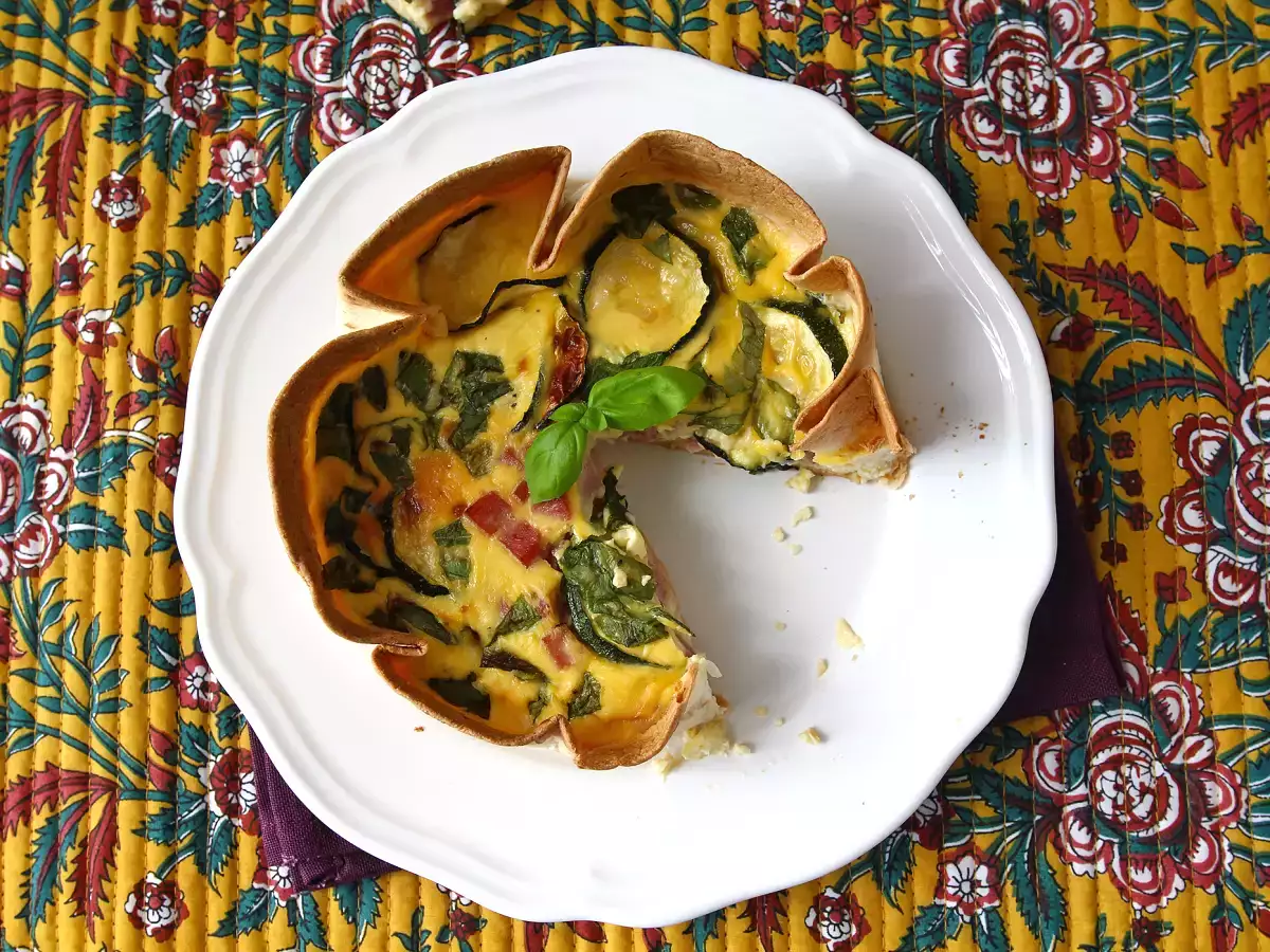 Tortilla ile hamur işi içermeyen bir kiş mi? Bu mümkün! Yaz için mükemmel olan hafif bir tarif! - fotoğraf 6