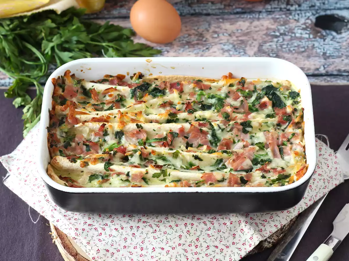 Tortilla ile ne yapmalı Jambon, ıspanak ve mozzarella graten kırışık kek stili