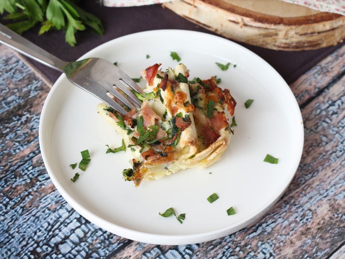 Tortilla ile ne yapmalı Jambon, ıspanak ve mozzarella graten kırışık kek stili - fotoğraf 2