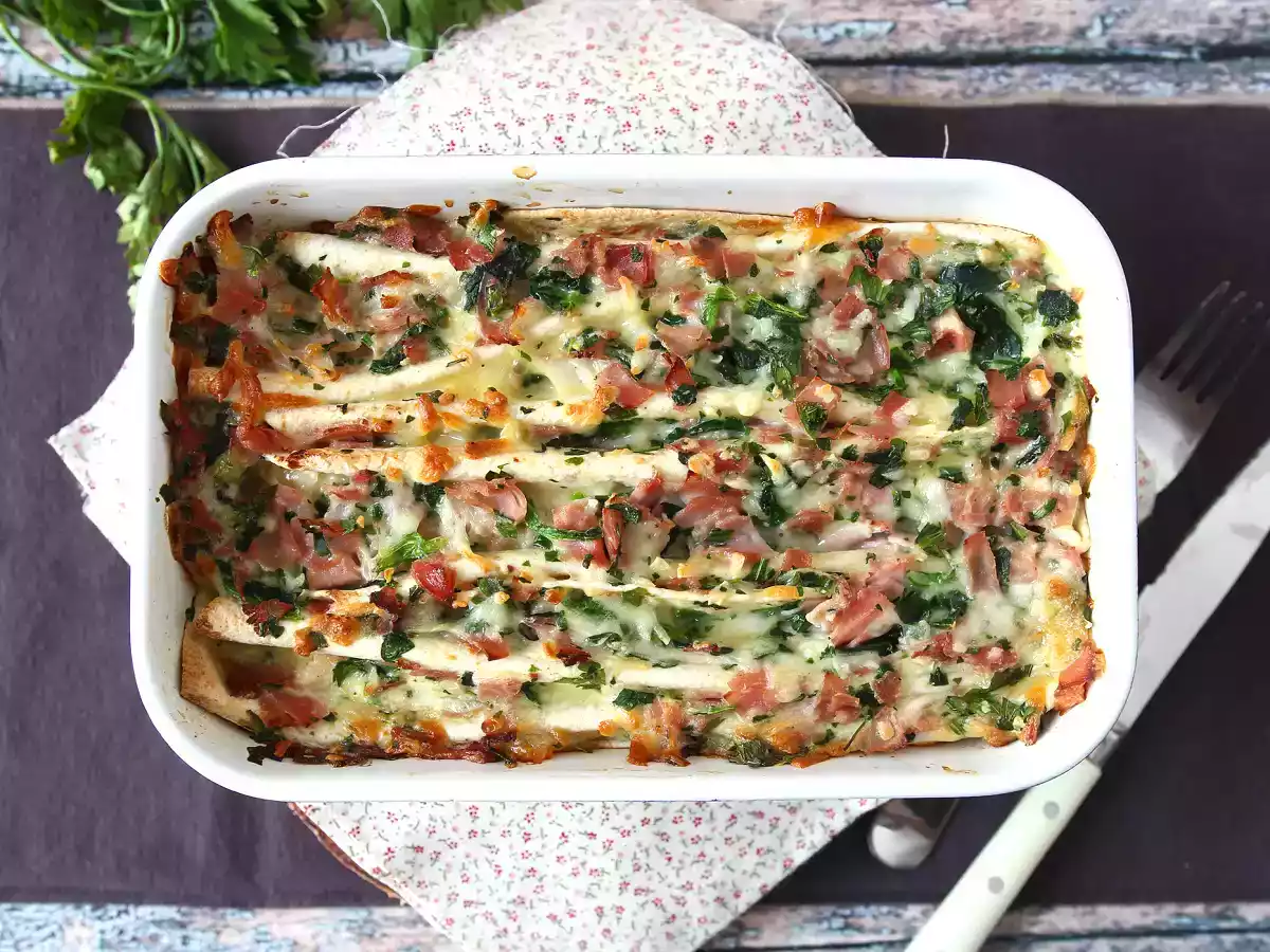 Tortilla ile ne yapmalı Jambon, ıspanak ve mozzarella graten kırışık kek stili - fotoğraf 5