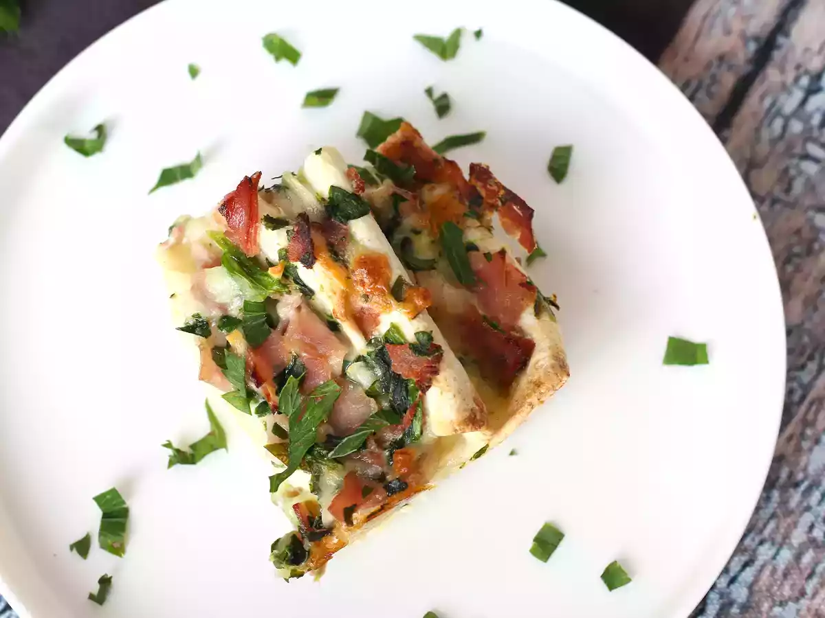 Tortilla ile ne yapmalı Jambon, ıspanak ve mozzarella graten kırışık kek stili - fotoğraf 6