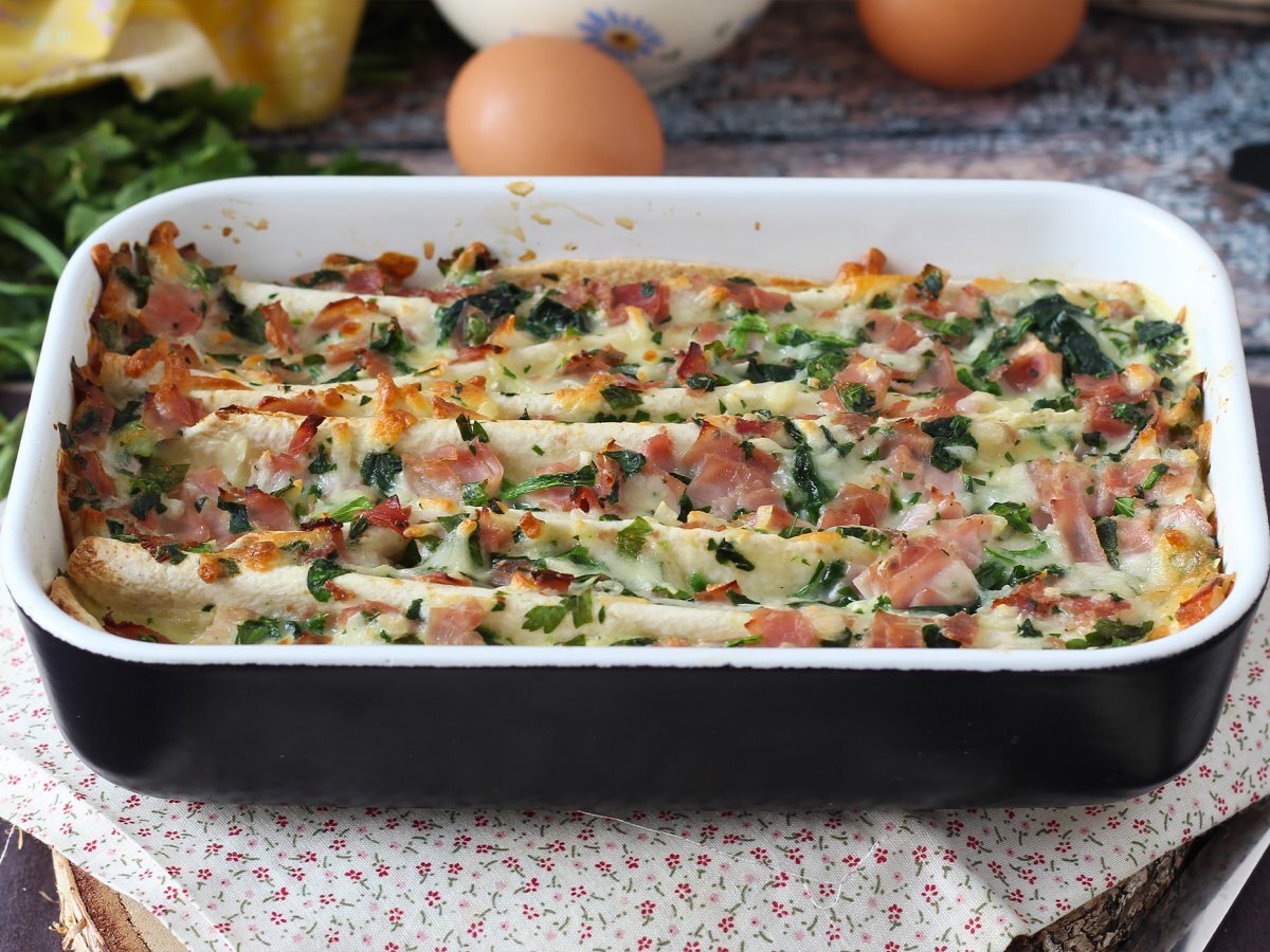 Tortilla ile ne yapmalı Jambon, ıspanak ve mozzarella graten kırışık kek stili - fotoğraf 7