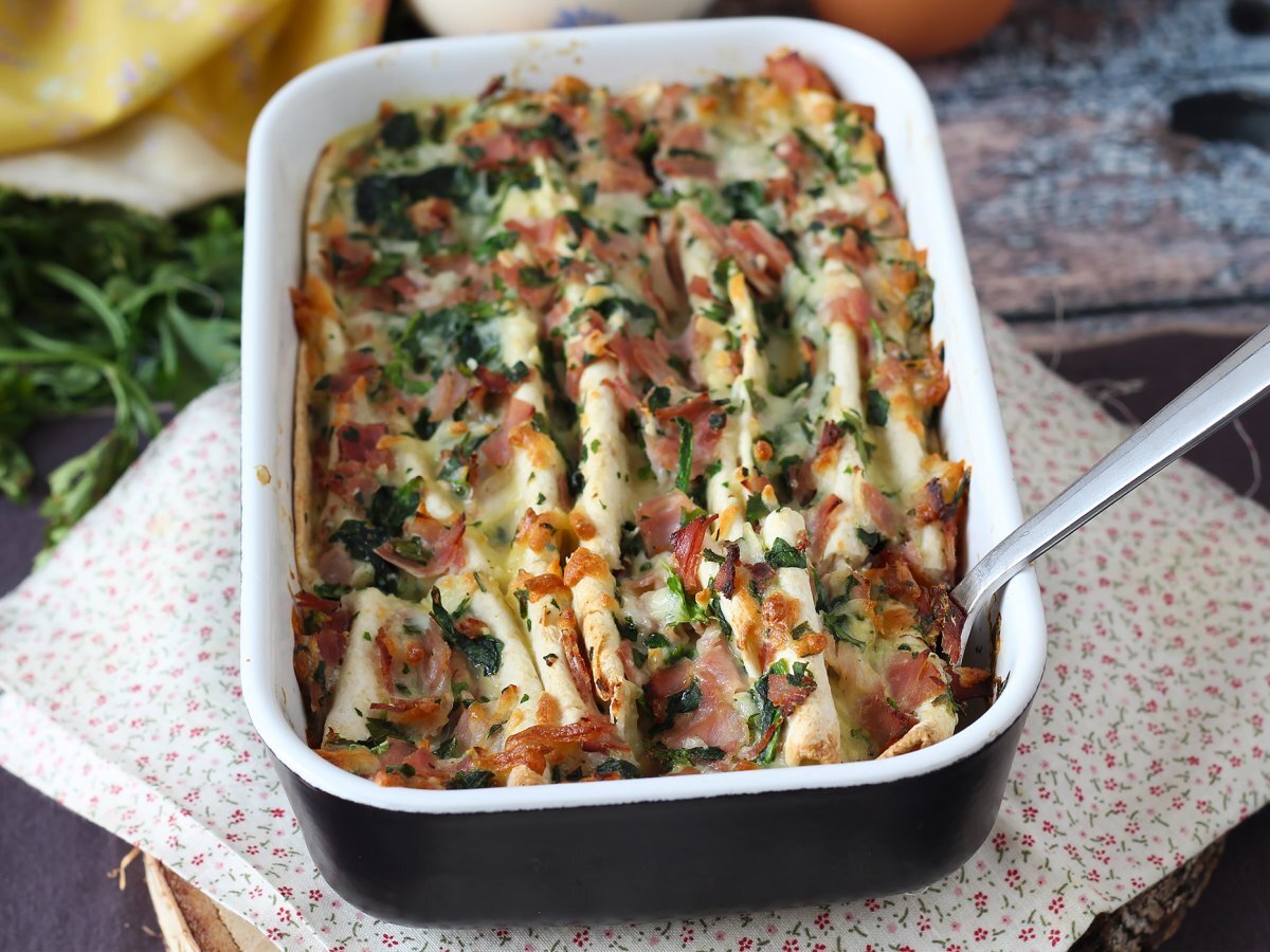 Tortilla ile ne yapmalı Jambon, ıspanak ve mozzarella graten kırışık kek stili - fotoğraf 8