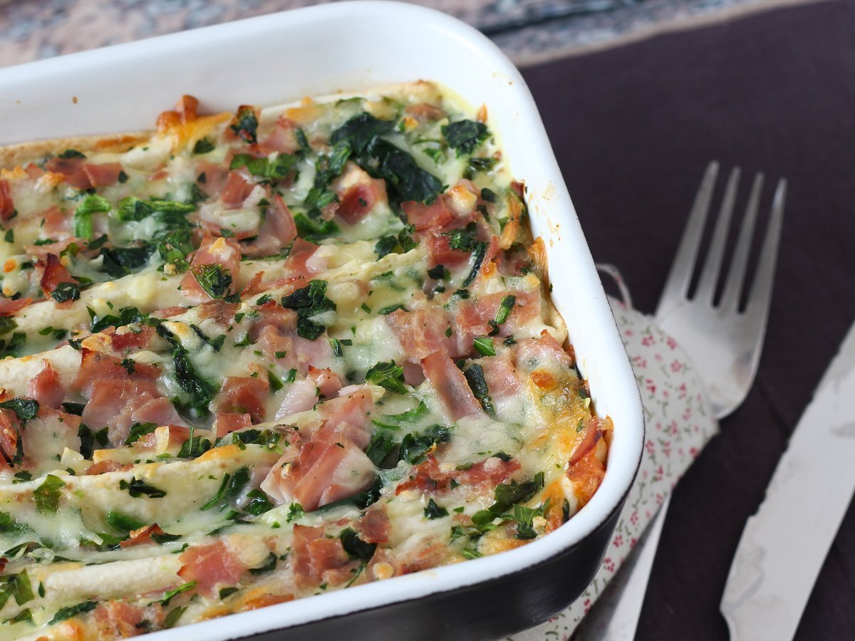 Tortilla ile ne yapmalı Jambon, ıspanak ve mozzarella graten kırışık kek stili - fotoğraf 9