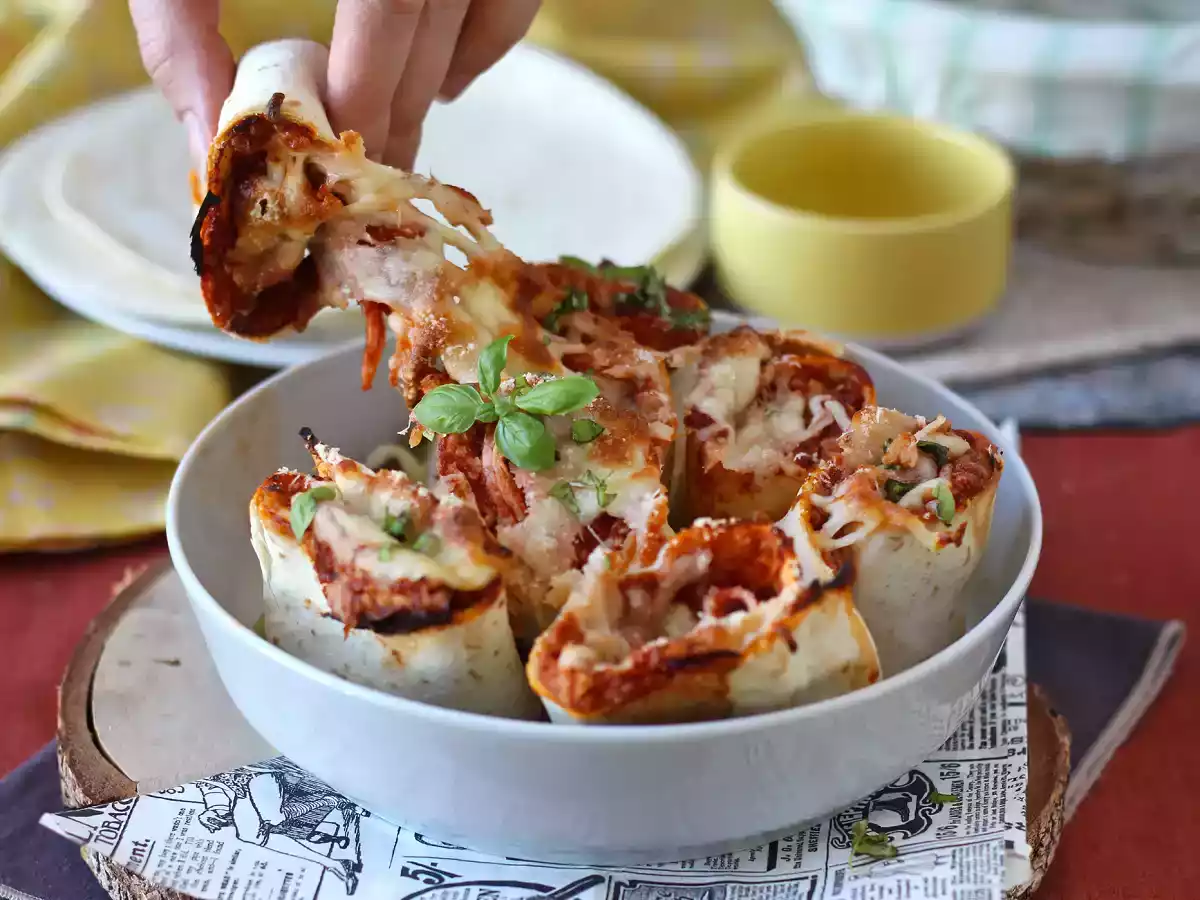 Tortilla ile ne yapmalı Pizza tadında, paylaşmak için gurme bir yemek! - fotoğraf 3