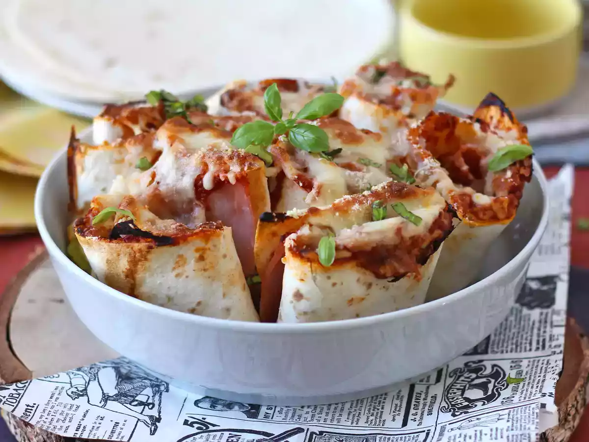 Tortilla ile ne yapmalı Pizza tadında, paylaşmak için gurme bir yemek! - fotoğraf 5
