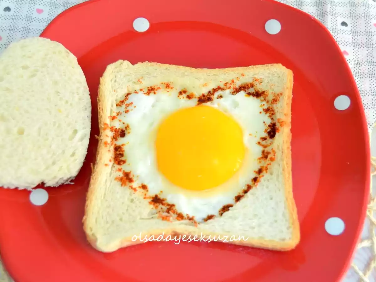 TOST EKMEGİNDE KALP YUMURTA - fotoğraf 2
