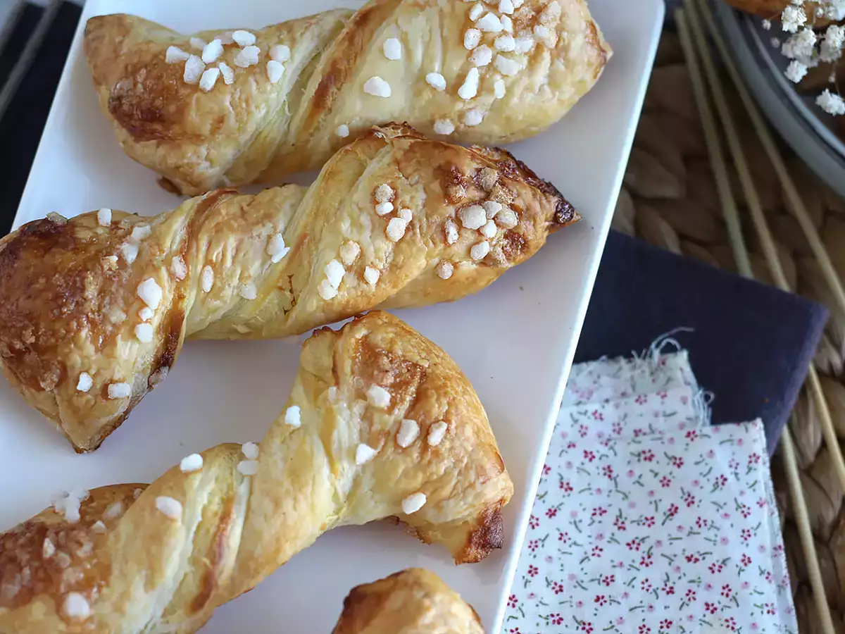 Vanilyalı pasta kreması ile milföy hamuru kıvrımları - fotoğraf 2