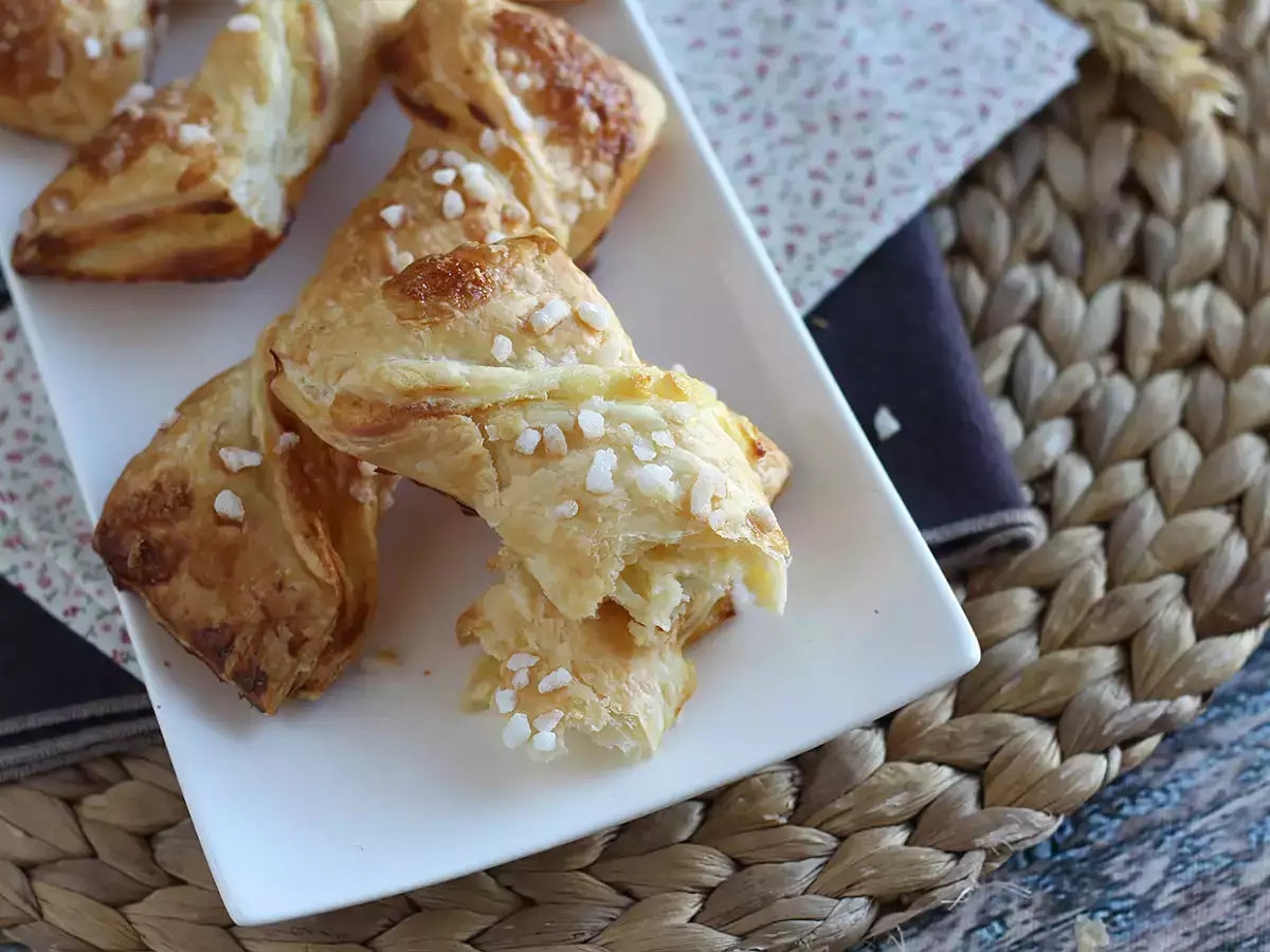 Vanilyalı pastacı kremalı milföy burmaları - fotoğraf 4