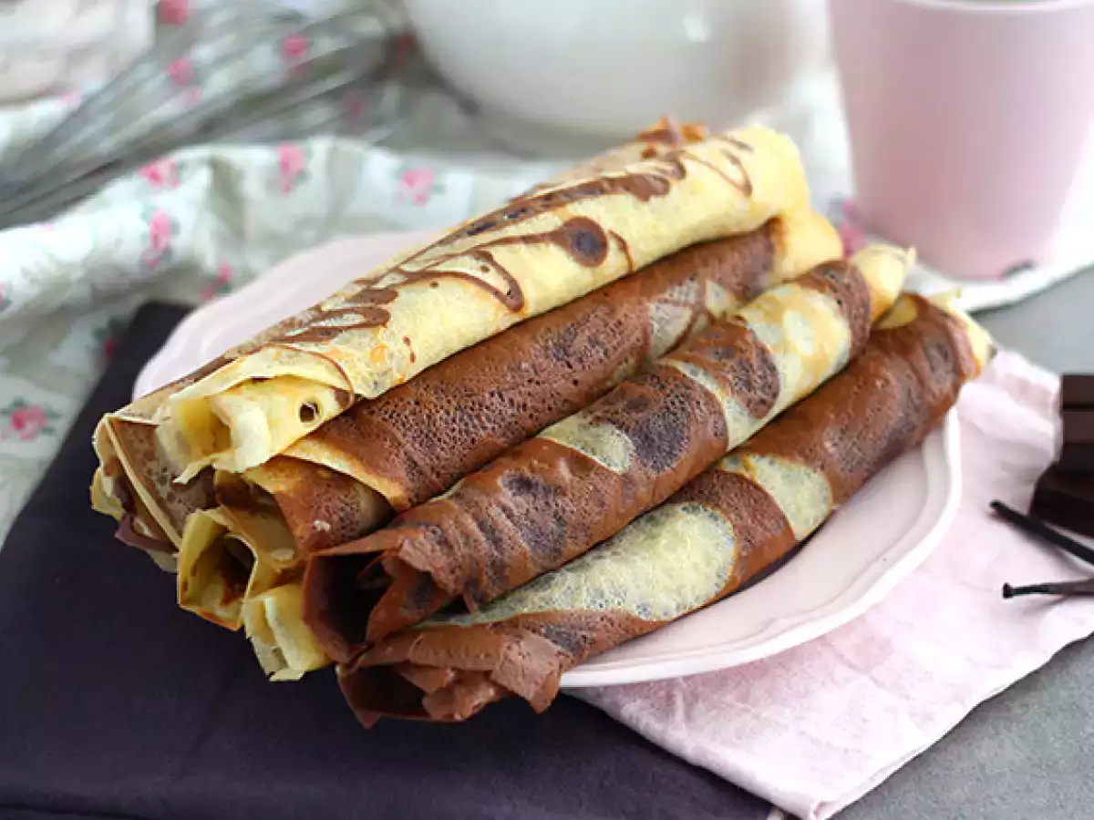 Vanilyalı ve çikolatalı ebruli krepler