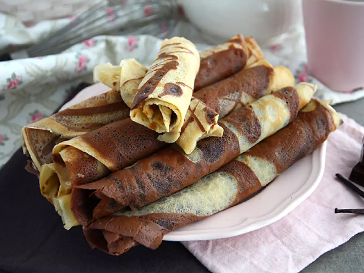 Vanilyalı ve çikolatalı ebruli krepler - fotoğraf 4