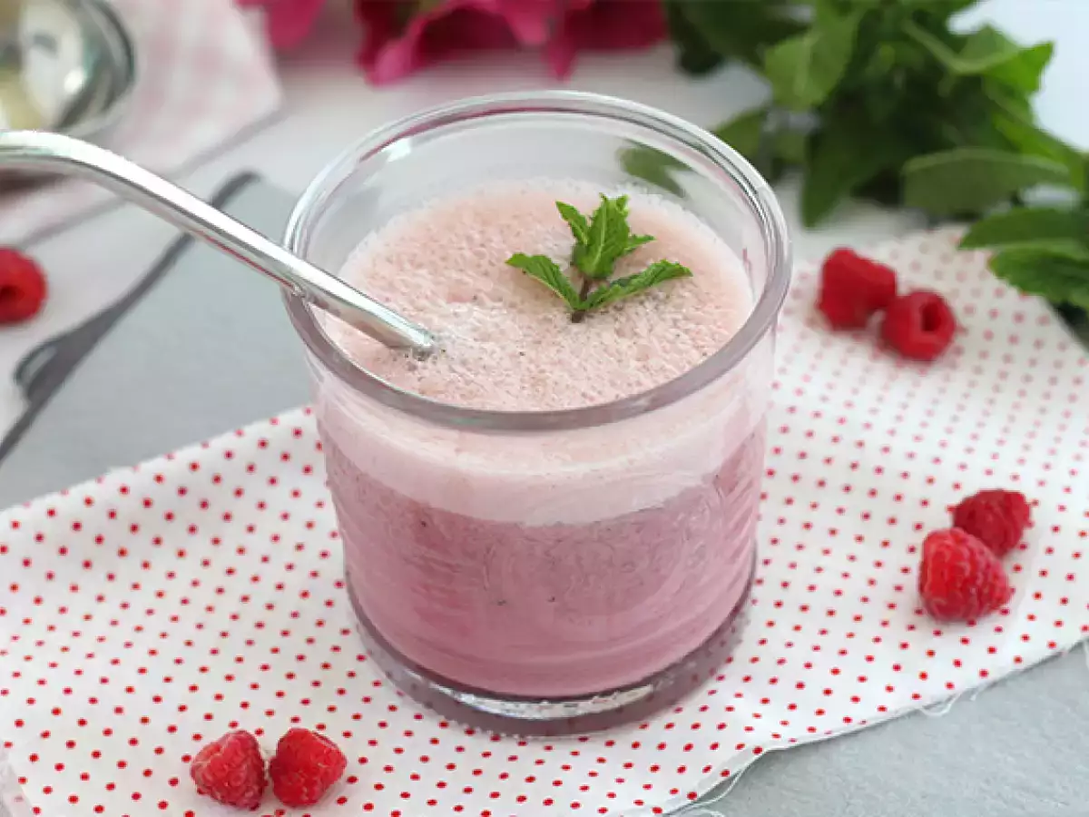 Vegan Ahududulu ve Naneli Milkshake Tarifi - fotoğraf 4