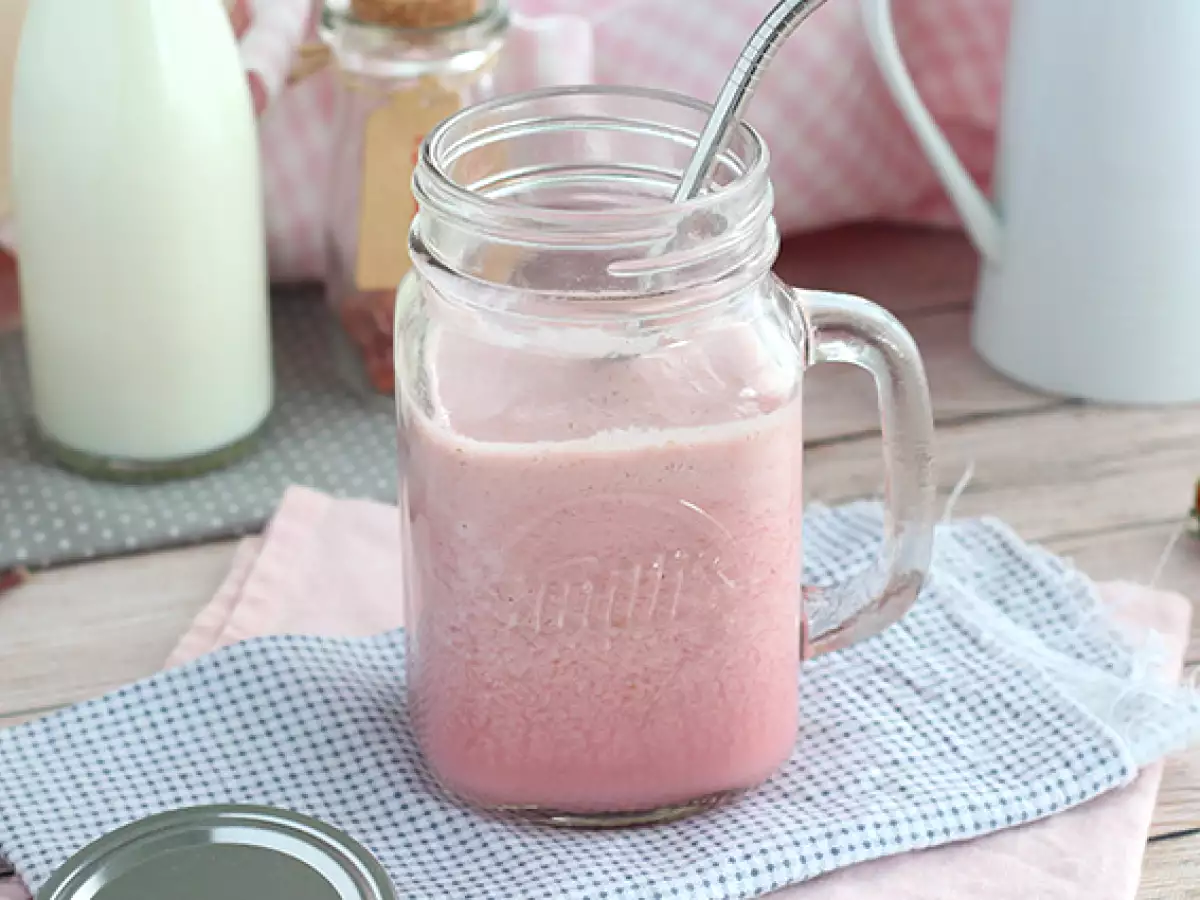 Vegan Kırmızı Meyveli Milkshake Tarifi - fotoğraf 4